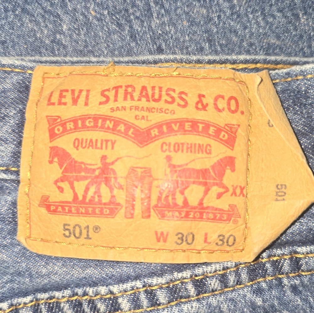 501 Levi's Jeans - Picture 6 of 6